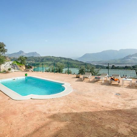 Gorgeous Home In Algodonales With Kitchen エクステリア 写真