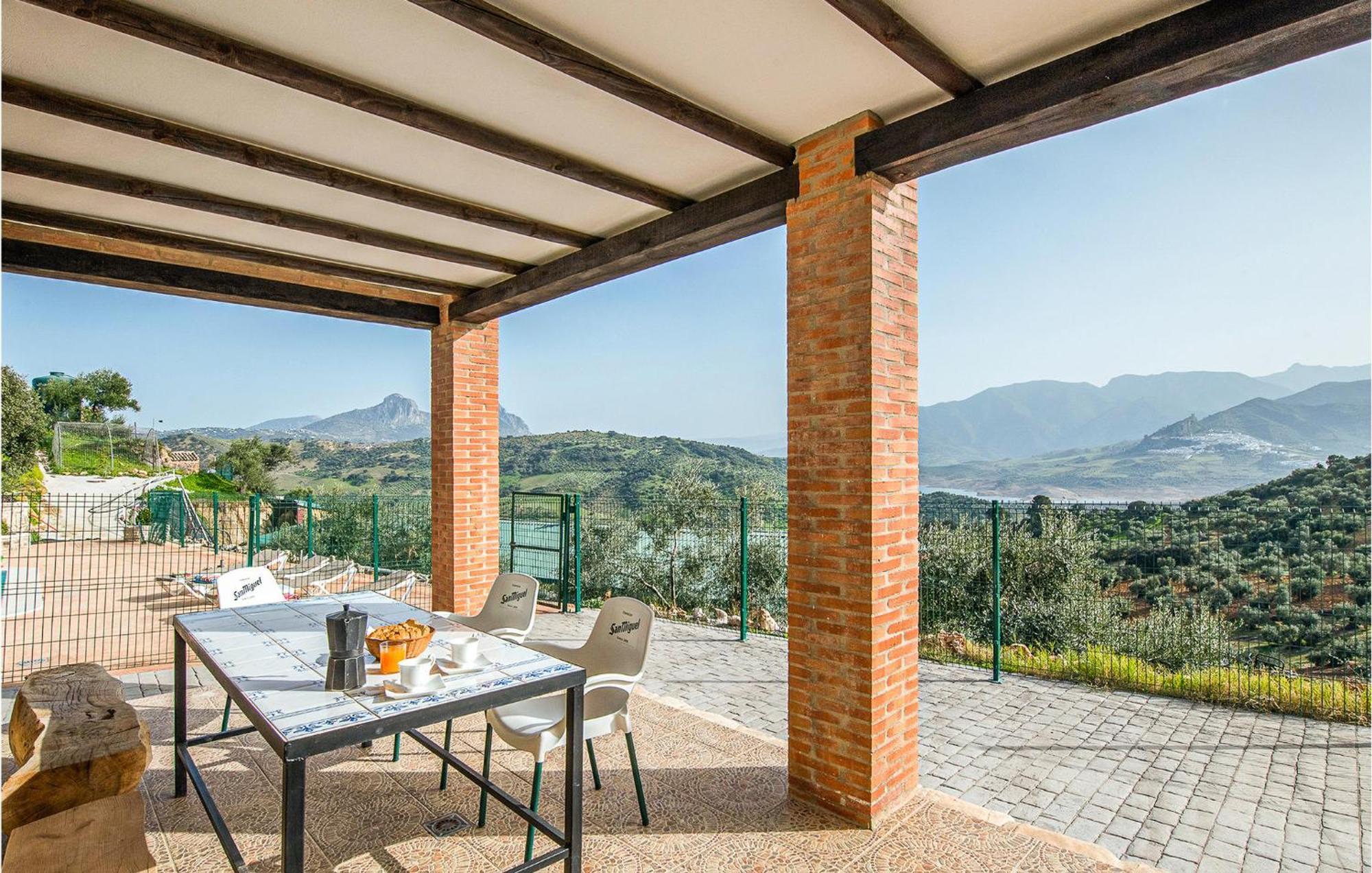 Gorgeous Home In Algodonales With Kitchen エクステリア 写真