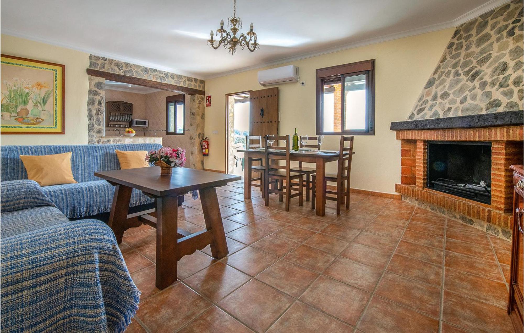 Gorgeous Home In Algodonales With Kitchen エクステリア 写真