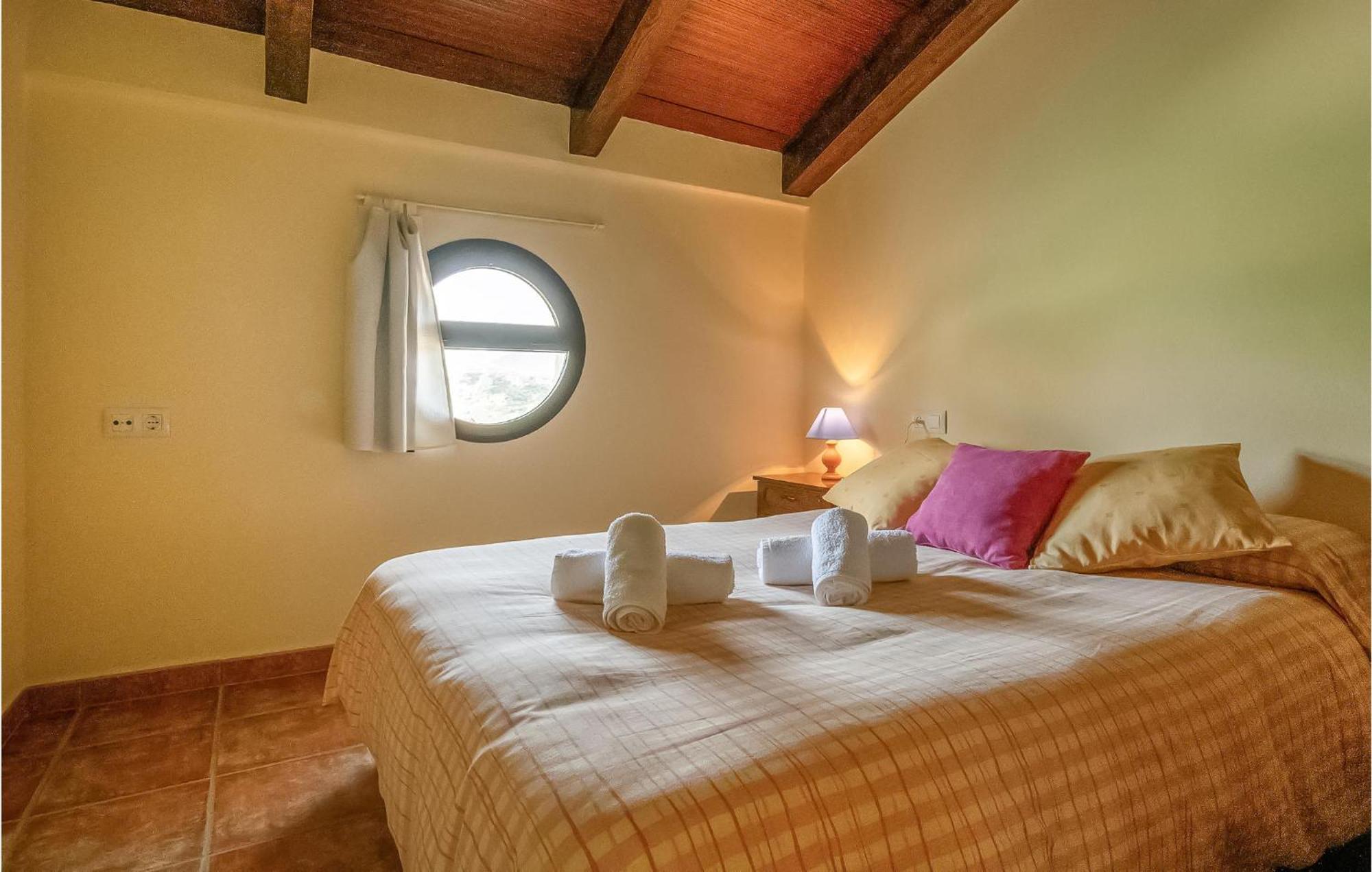 Gorgeous Home In Algodonales With Kitchen エクステリア 写真