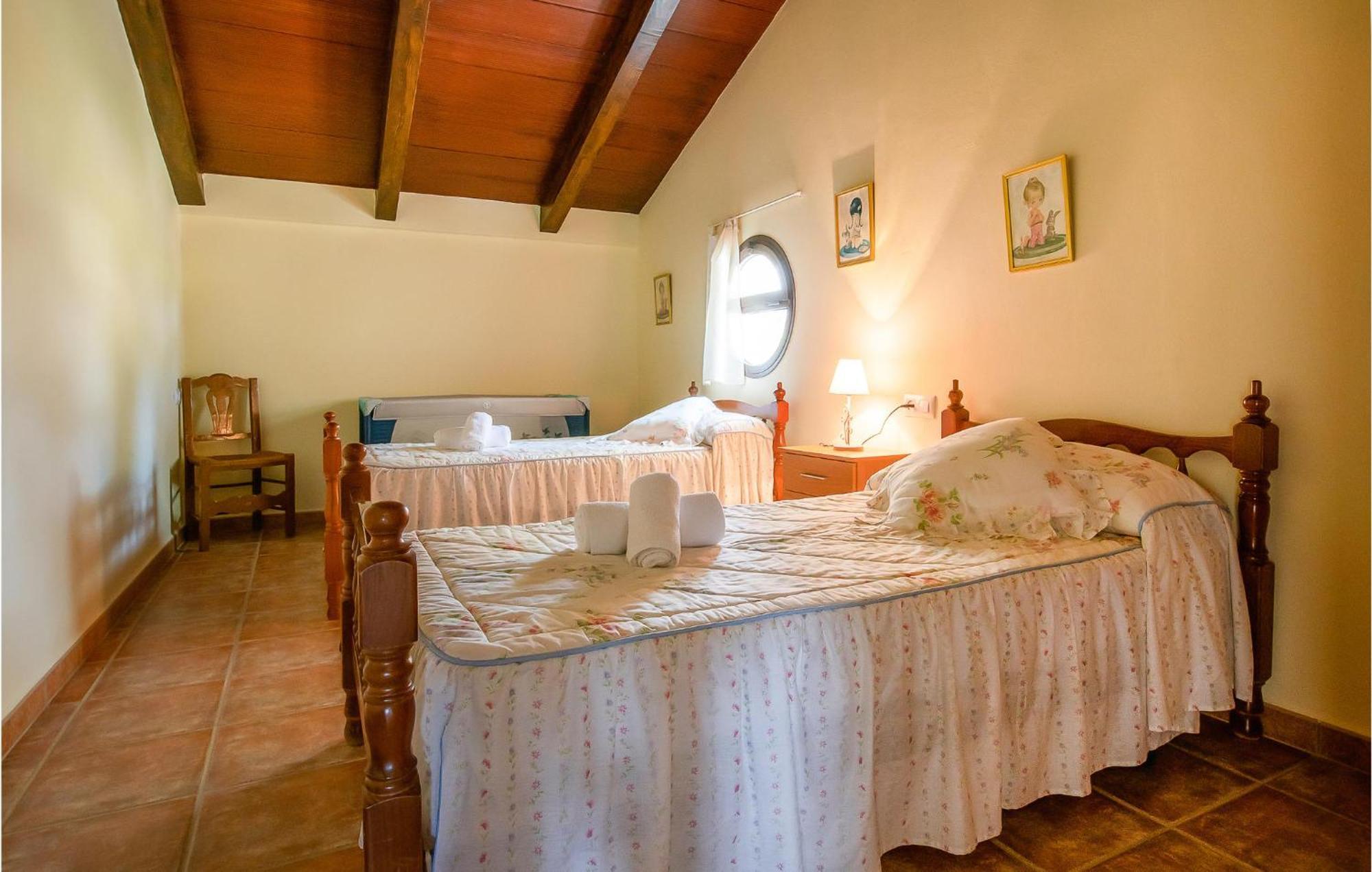 Gorgeous Home In Algodonales With Kitchen エクステリア 写真